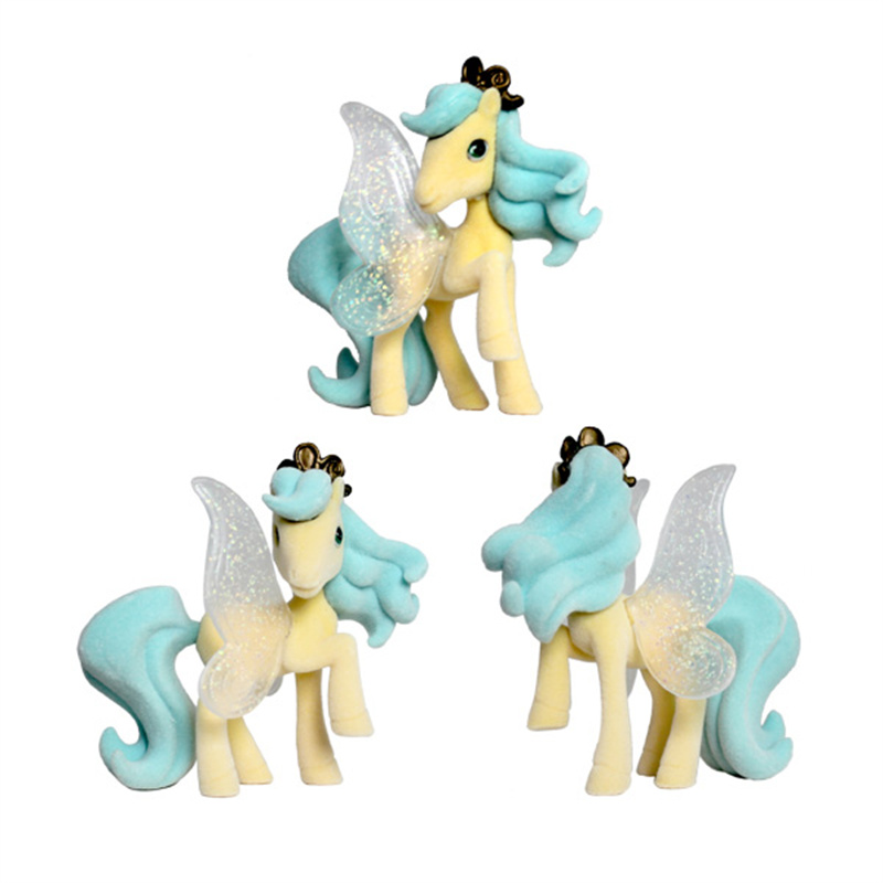 Elegant Butterfly Pony Wearing A Crown Plastic Min11