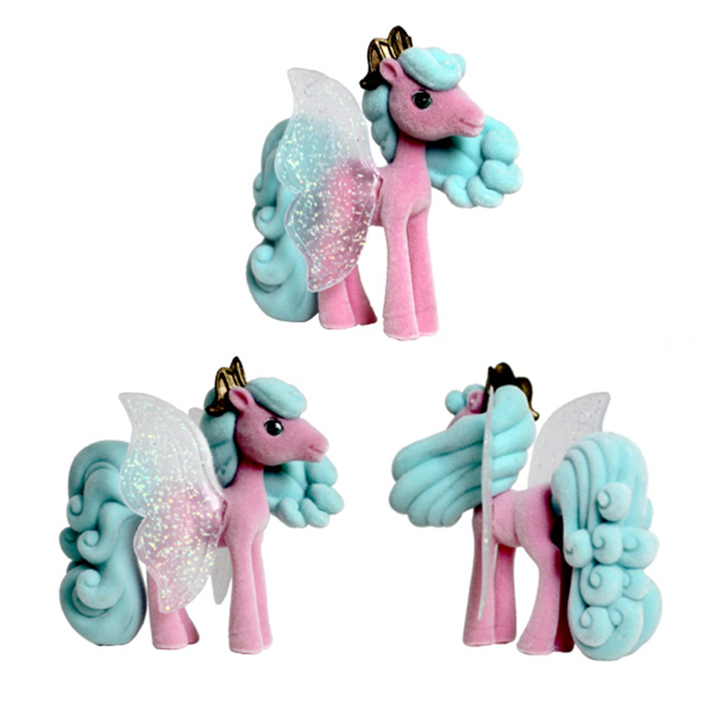Elegant Butterfly Pony Wearing A Crown Plastic Min14